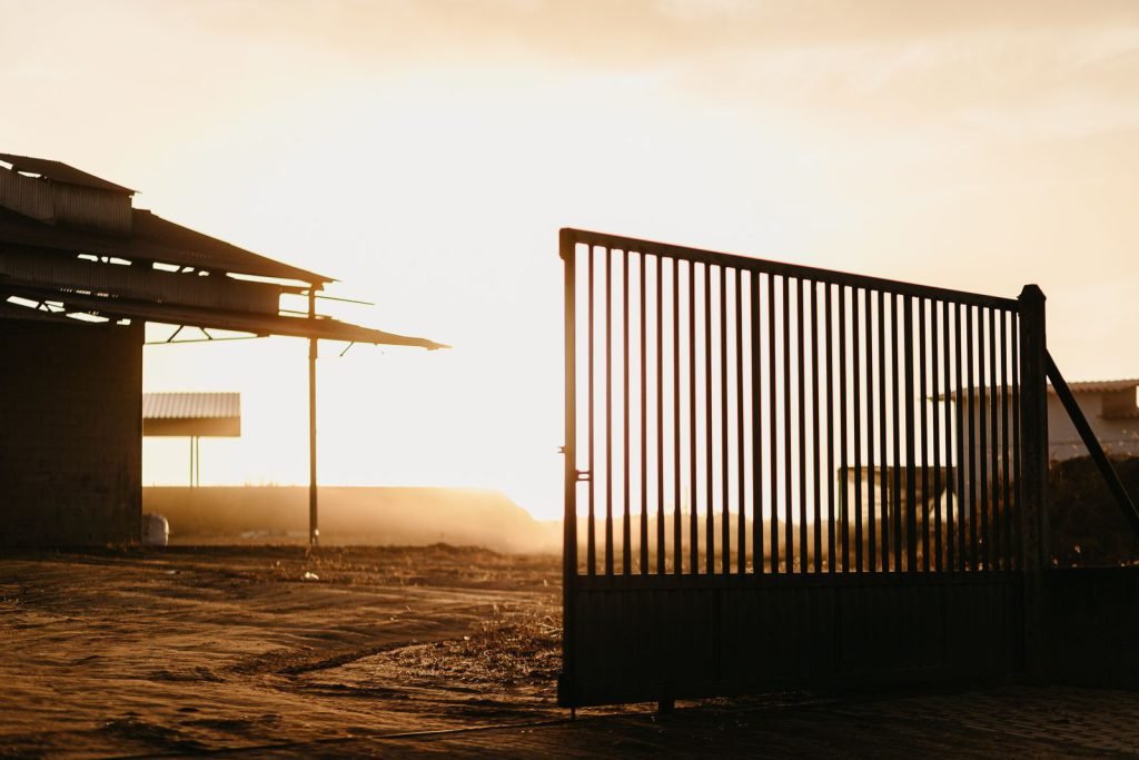 Cantilever Gates